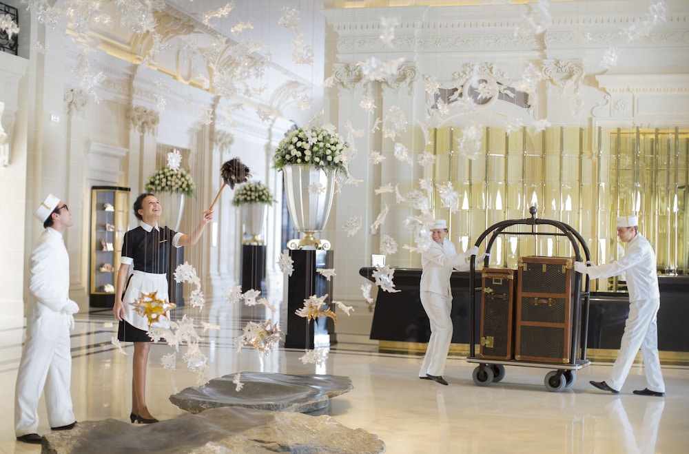 The Peninsula Paris 8/56