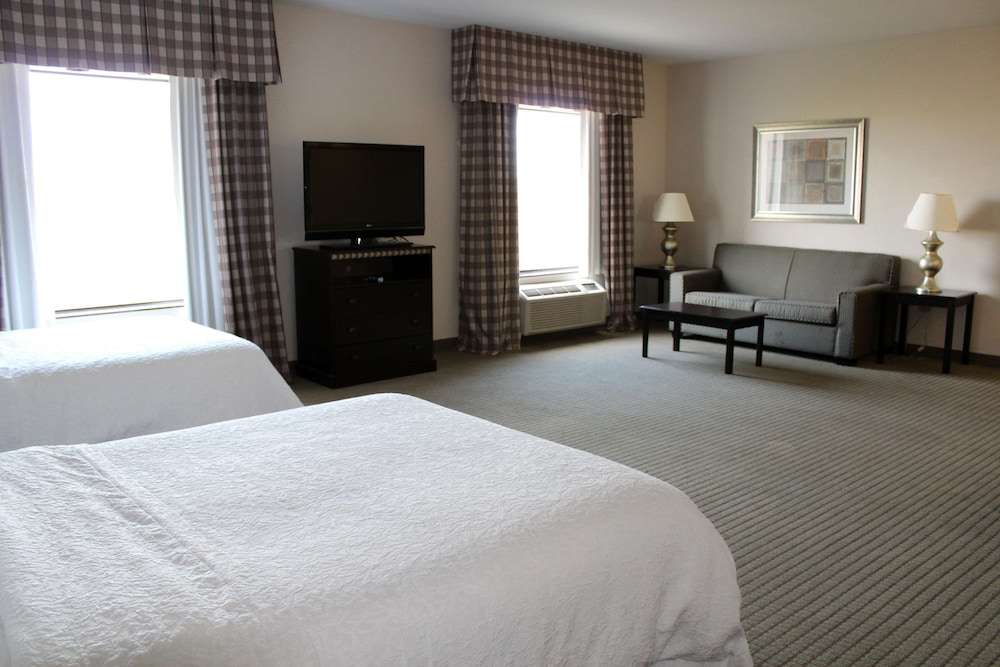 Hampton Inn Suites Mount Pleasant 16/61