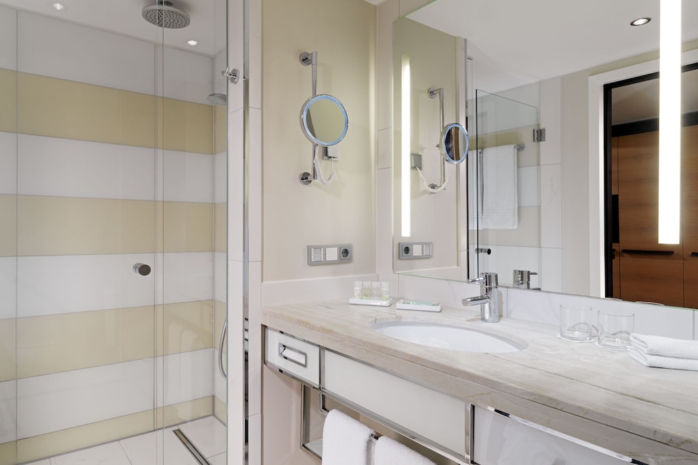 Westin Grand Berlin 10/40