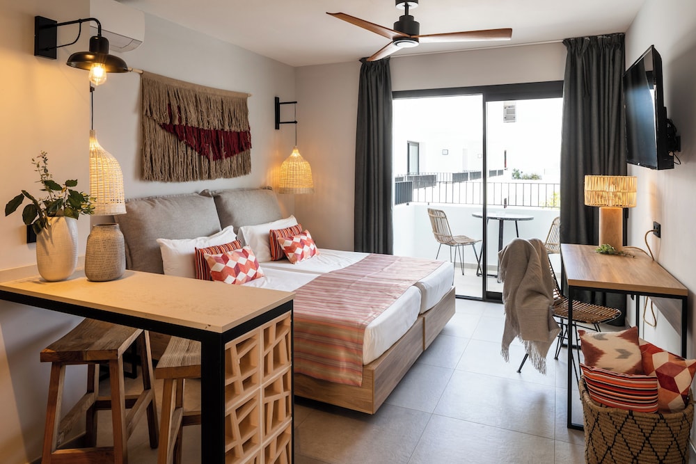 Casita Blanca Apartments - Adult Only 16/50