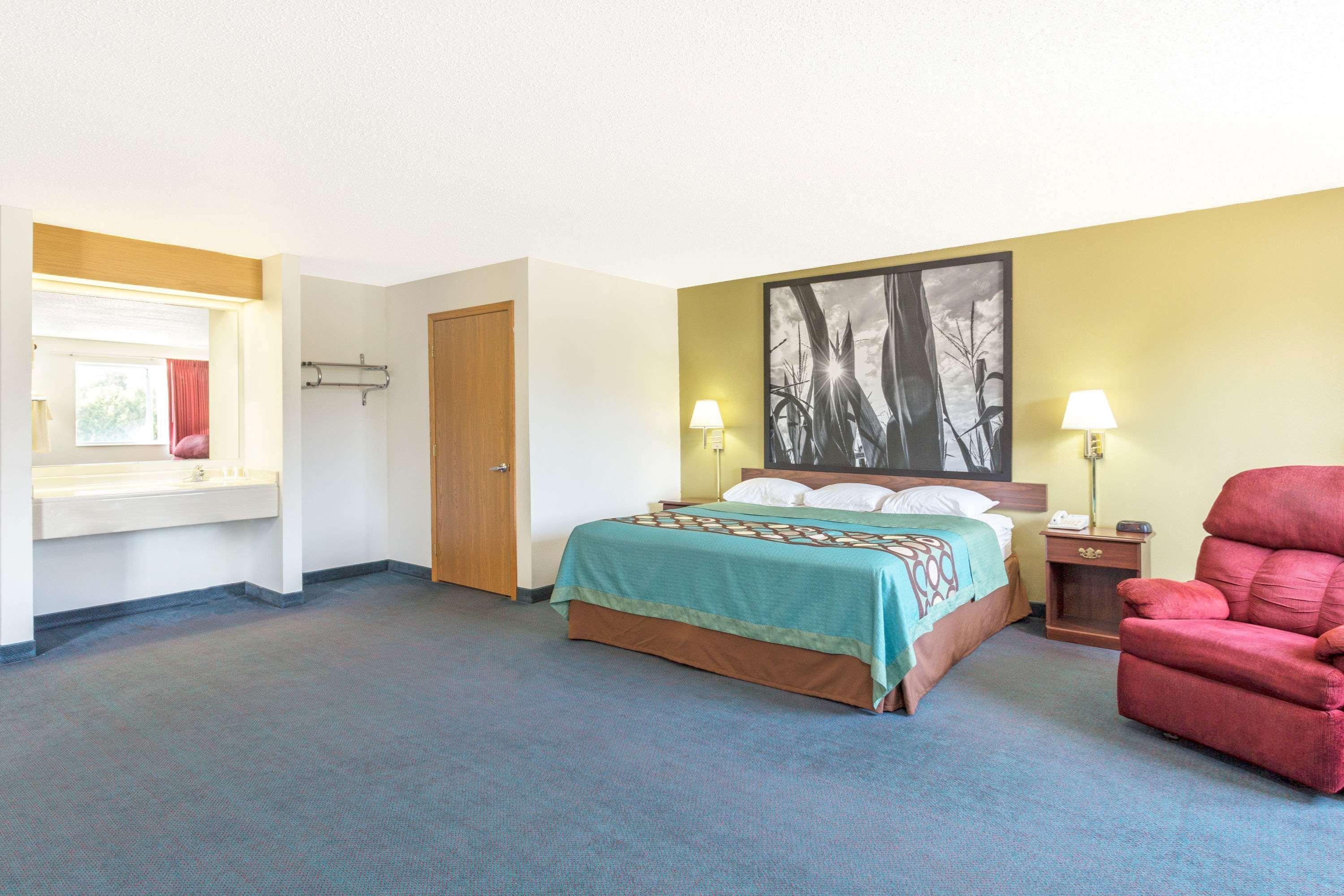 Suite, King Bed