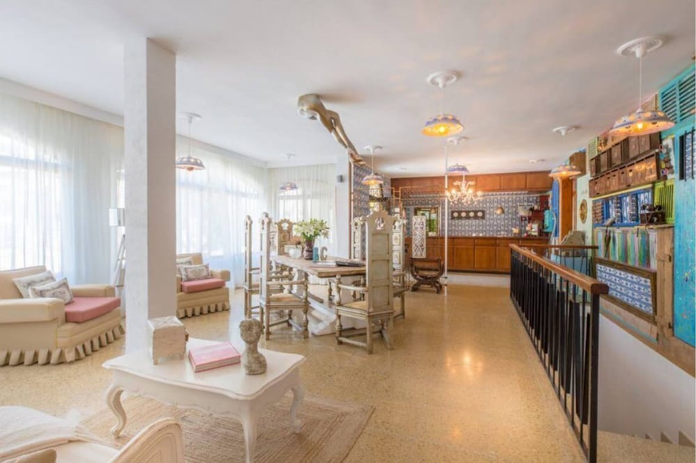 BELLA COLINA VINTAGE HOTEL 1953 16/30