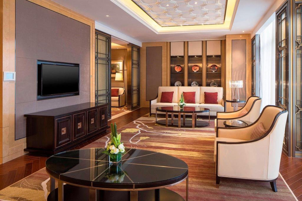 1 Bedroom, Presidential, Suite, King Bed, Club Lounge Access