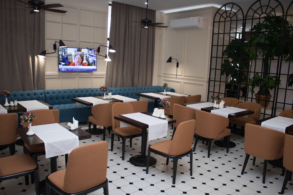 Madison Ave Hotel Bishkek 30/39