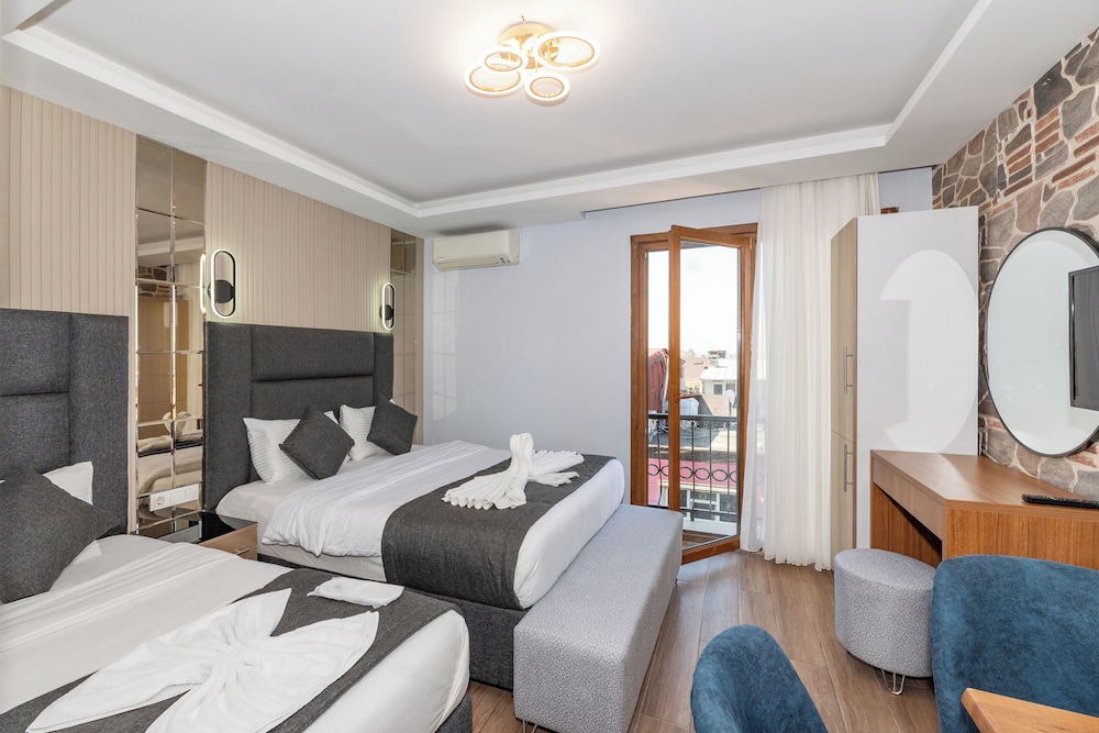 LOFT, JUNIOR, QUEEN BED