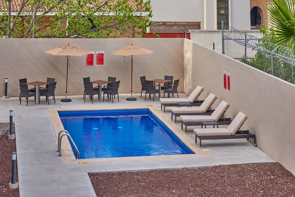 Extended Suites Merida Siglo Xxi 18/64