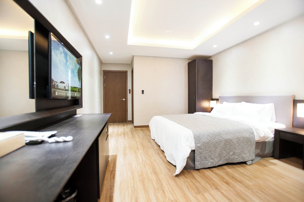 I-Check Hyunjin Hotel 38/67