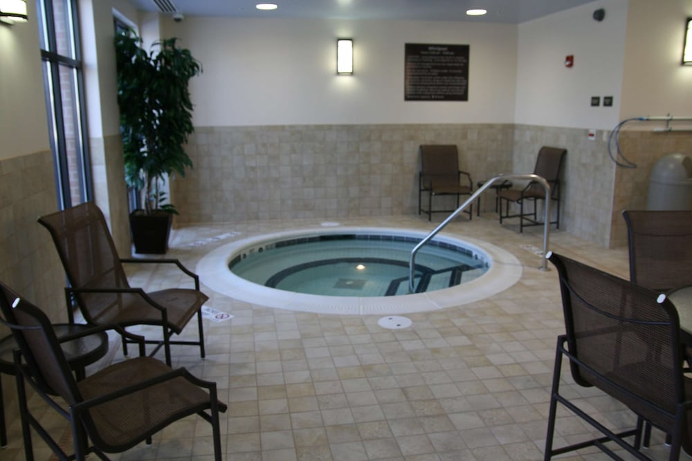 Hampton Inn Rochester Webster 27/36