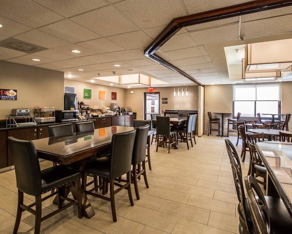 Spark by Hilton Stafford Sugar Land 29/40