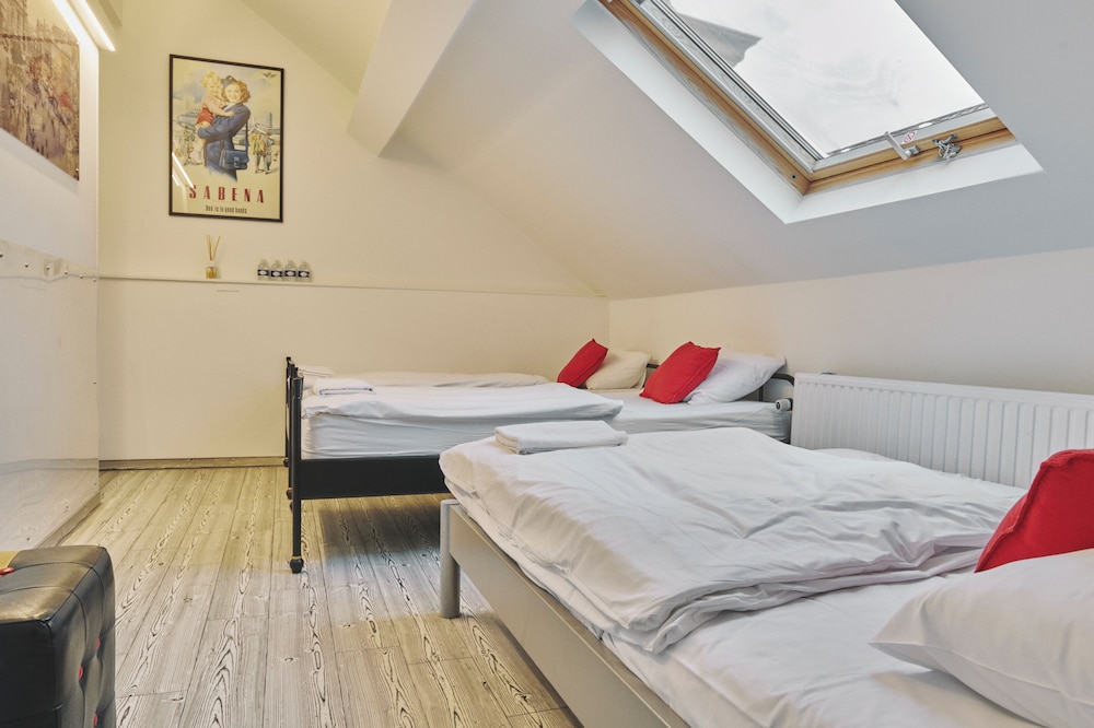 2Go4 Quality Hostel Brussels City Center 16/50