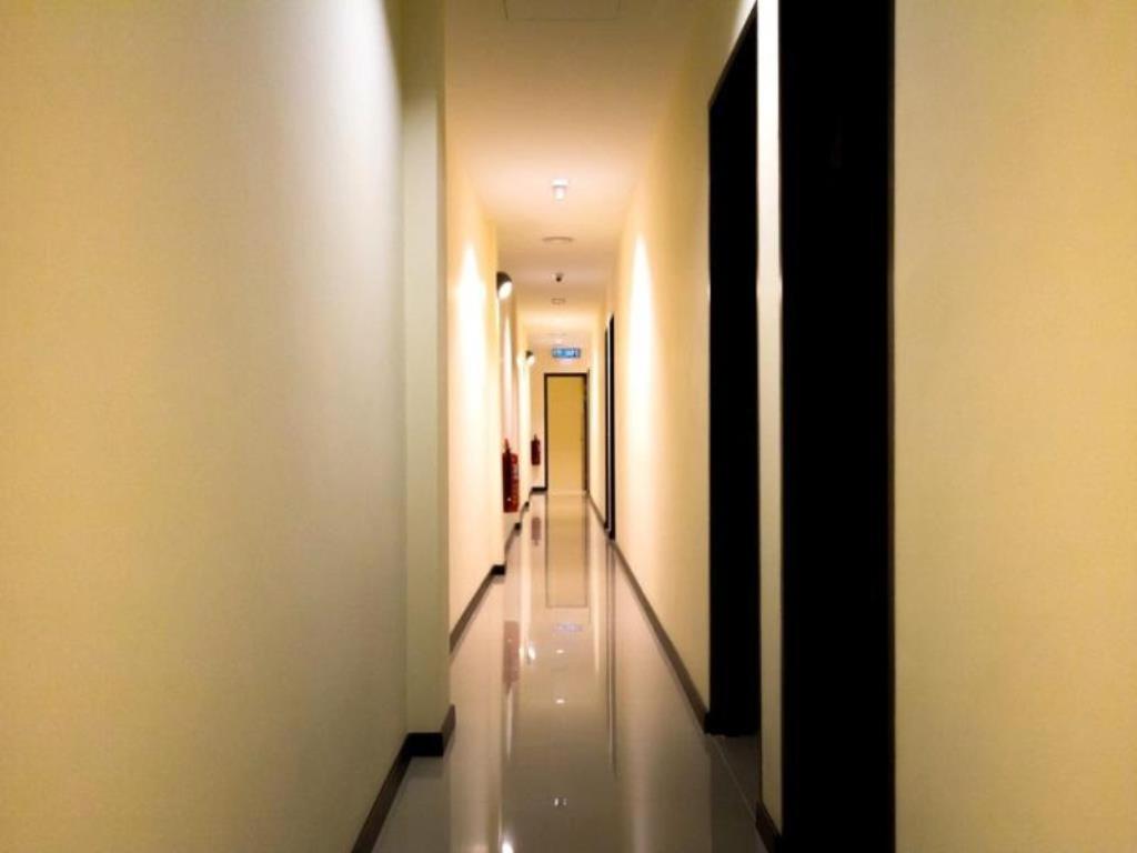 118 Hotel 25/27