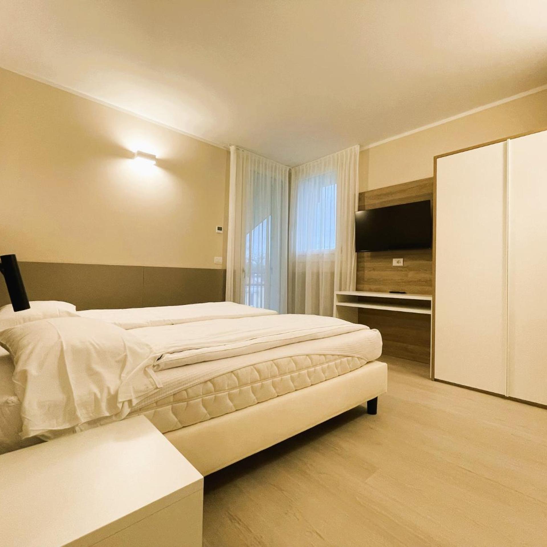 1 BEDROOM, PRESTIGE, APARTMENT