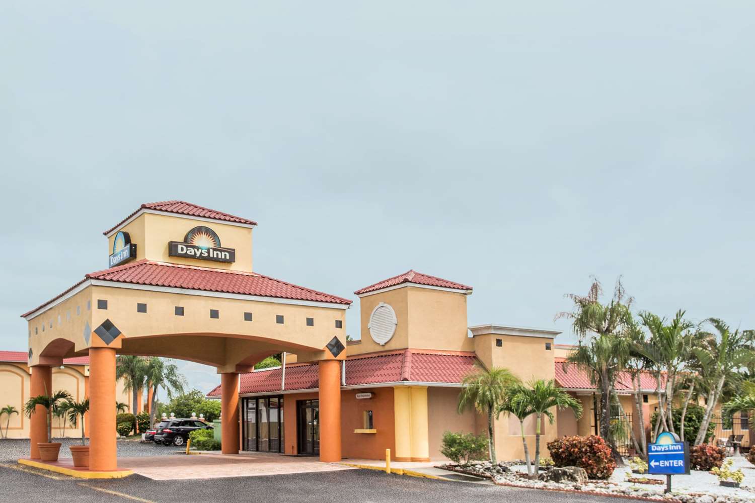 Days Inn by Wyndham Fort Myers 2/31