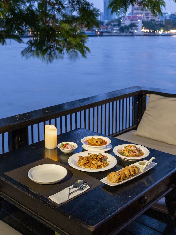 Amdaeng Bangkok Riverside Hotel 64/75