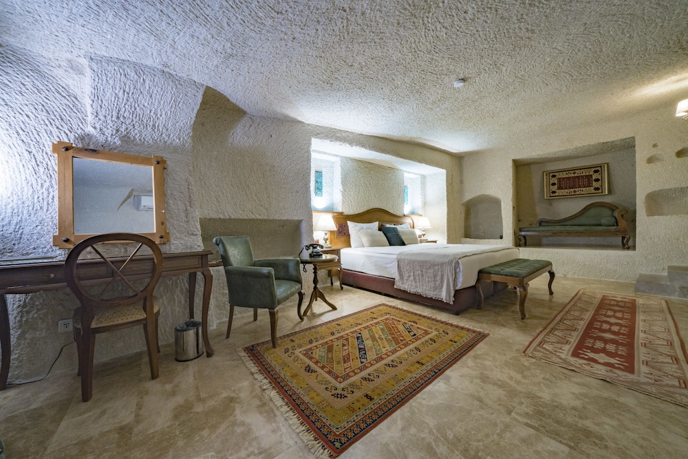 Artemis Cave Suites 47/64