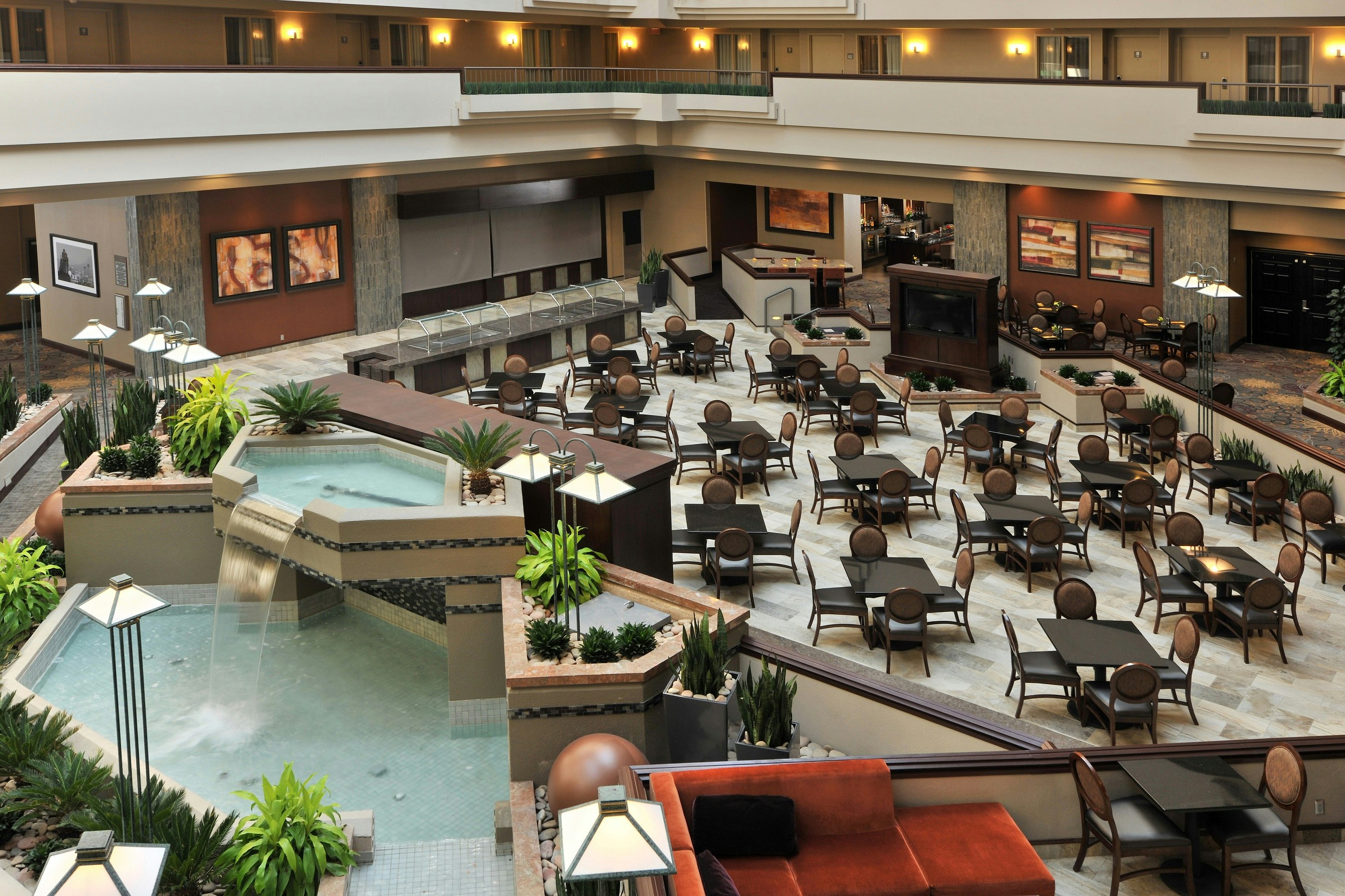 EMBASSY SUITES DES MOINES IA in DES MOINES - IA