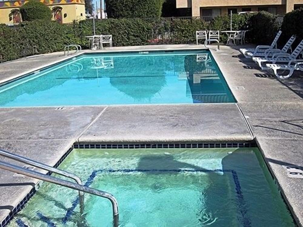 Motel6 Oakdale, CA 40/67