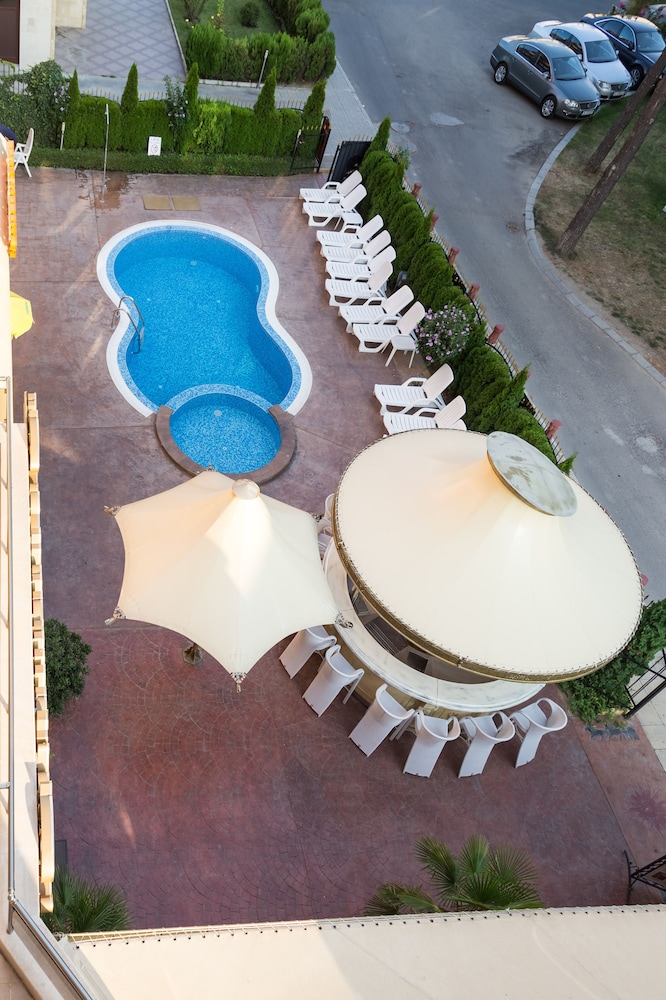 Saint Valentine Hotel 41/43