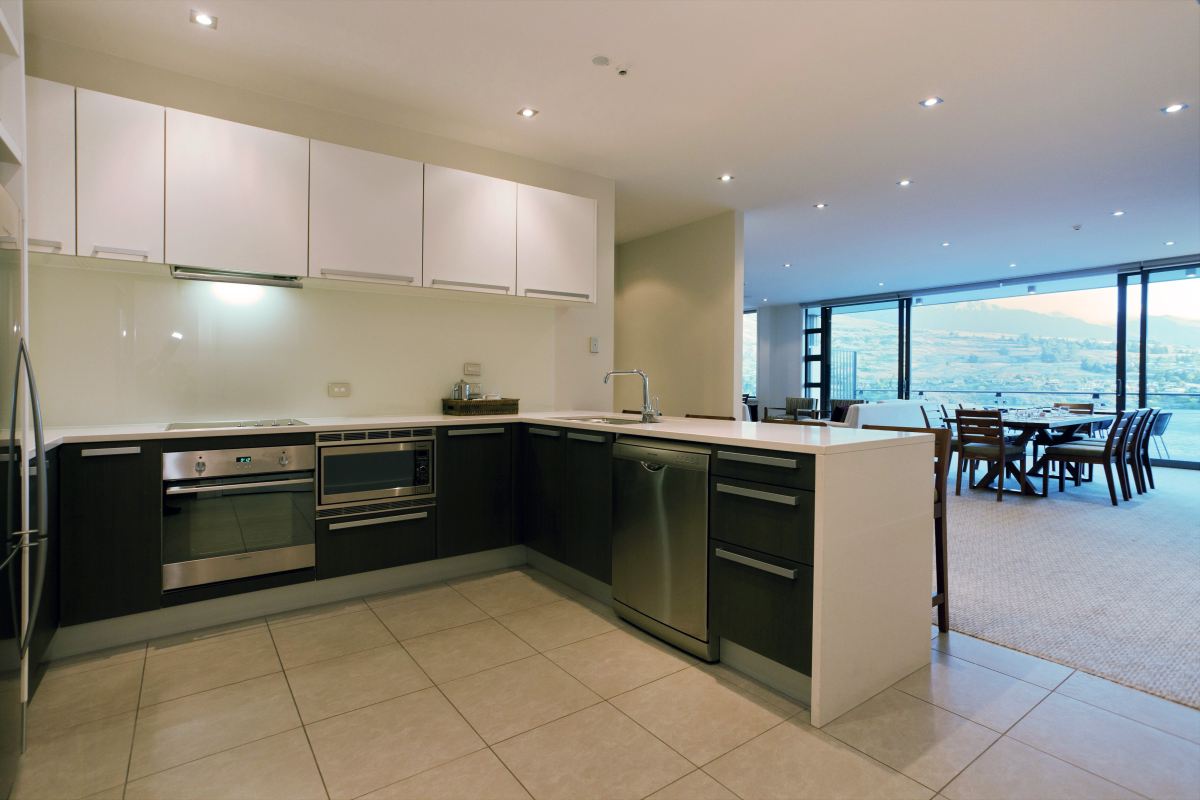 Penthouse, Executive, Lake View