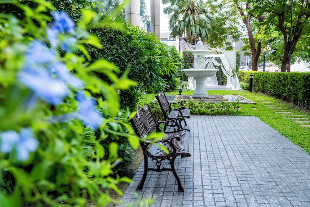 Century Park Hotel 45/48