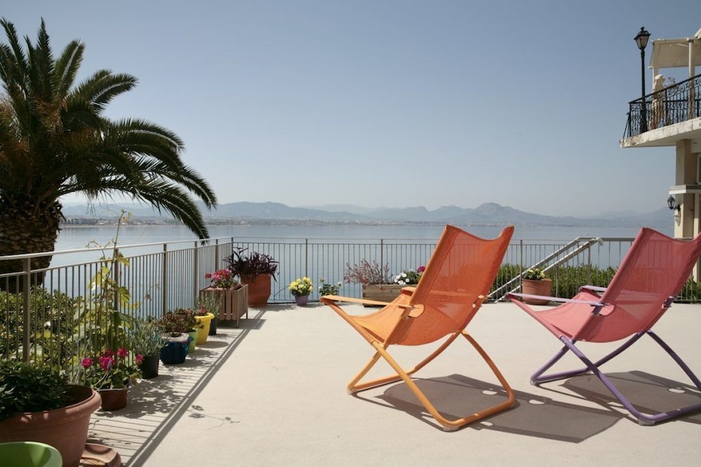 Hotel Theoxenia 49/55