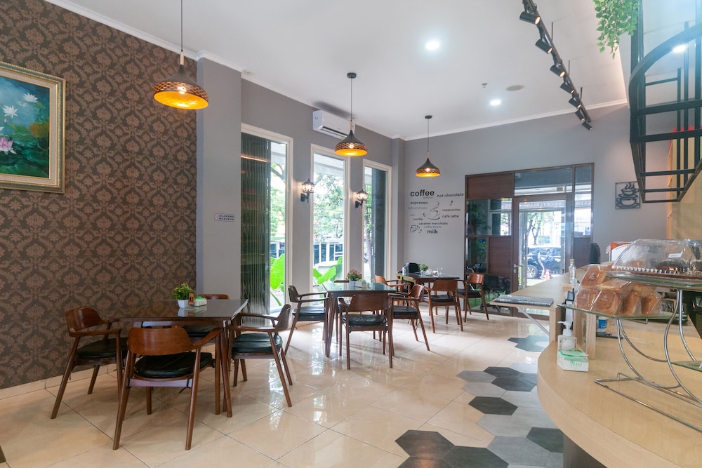 OYO 3216 Ellegan Residence 12/16