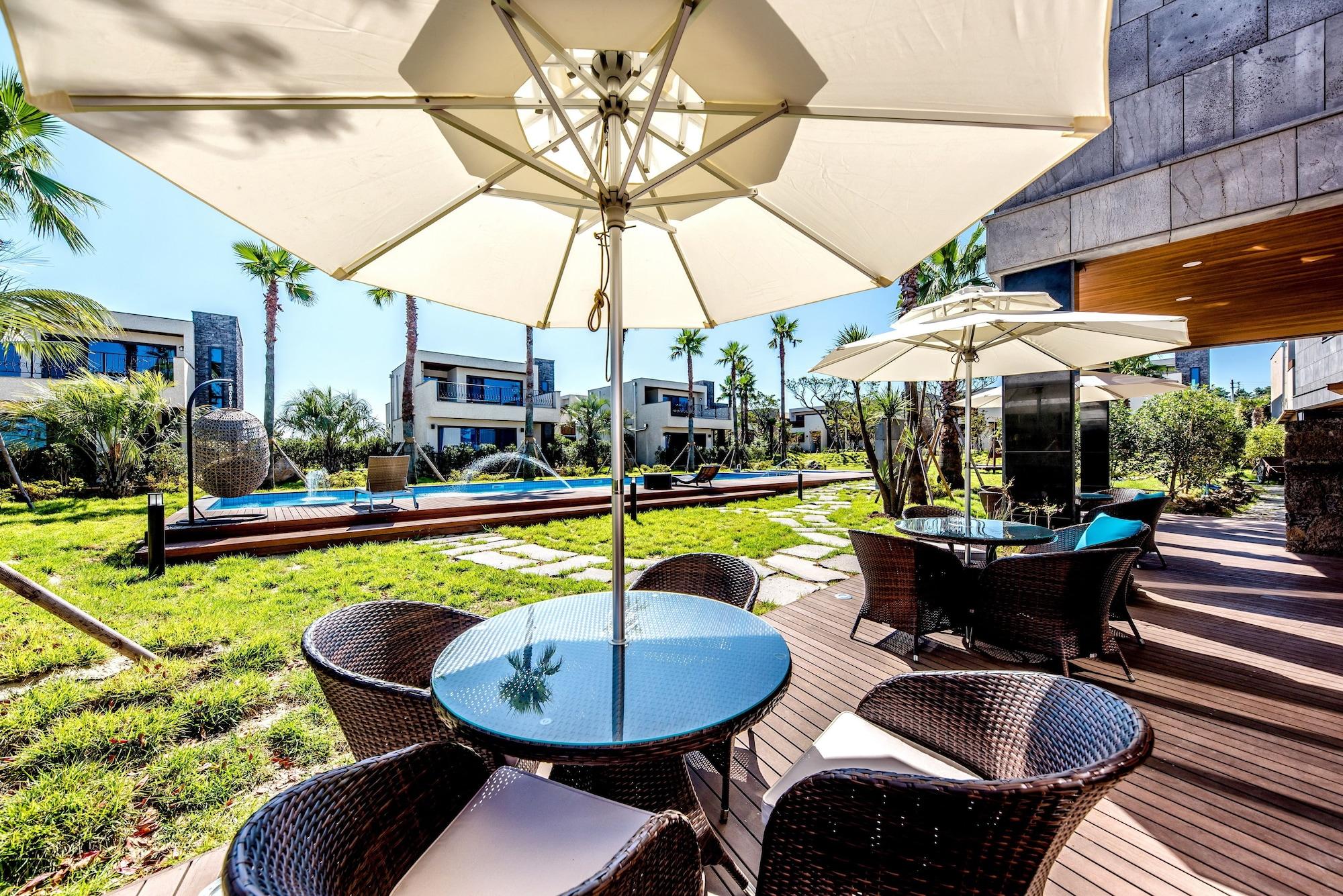 Arts Spa and Pool Villa 39/56