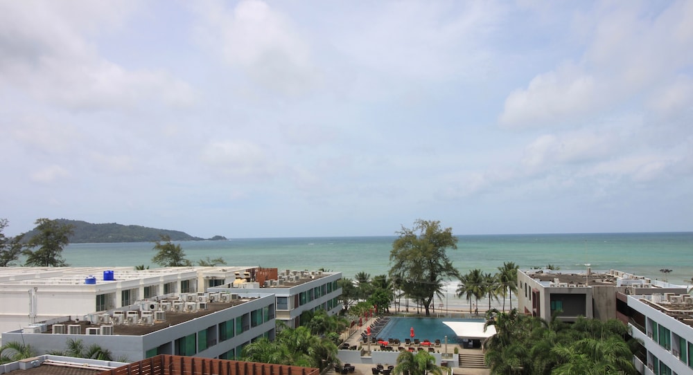 7q Patong Beach Hotel 42/49