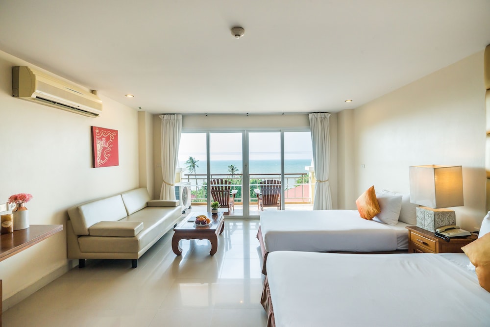 DELUXE, FAMILY, SEA VIEW