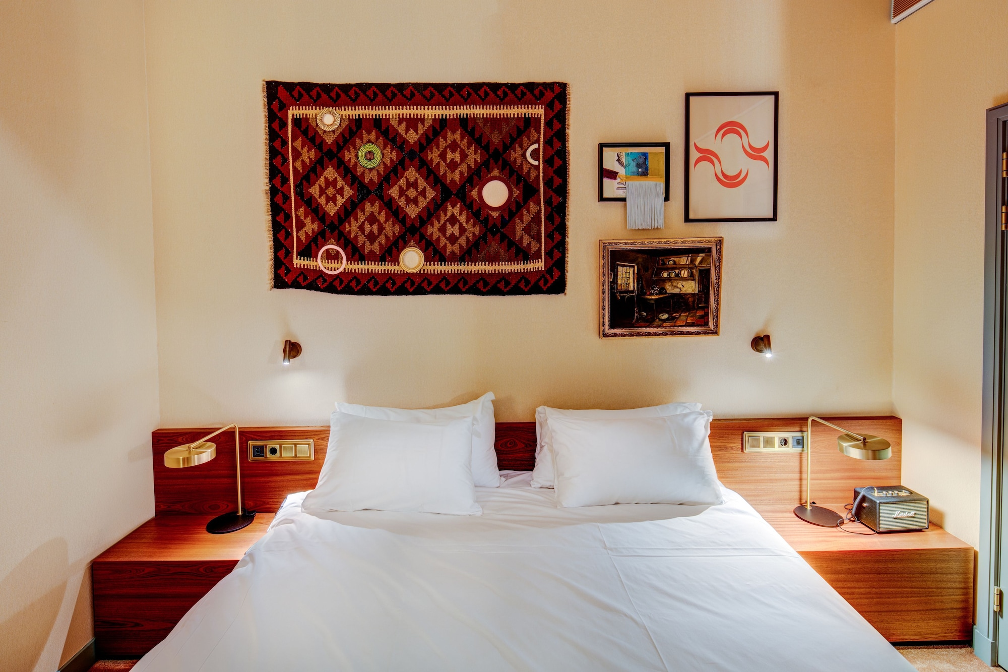 COMFORT, DOUBLE BED