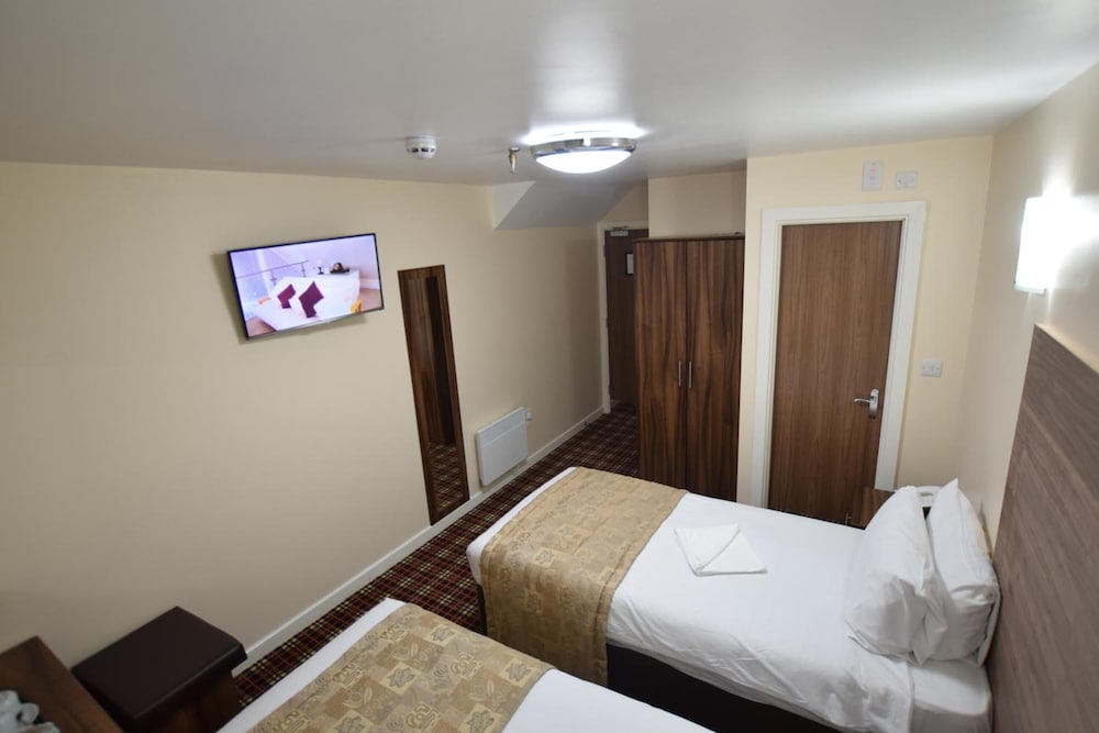 Lucky 8 Hotel 38/64