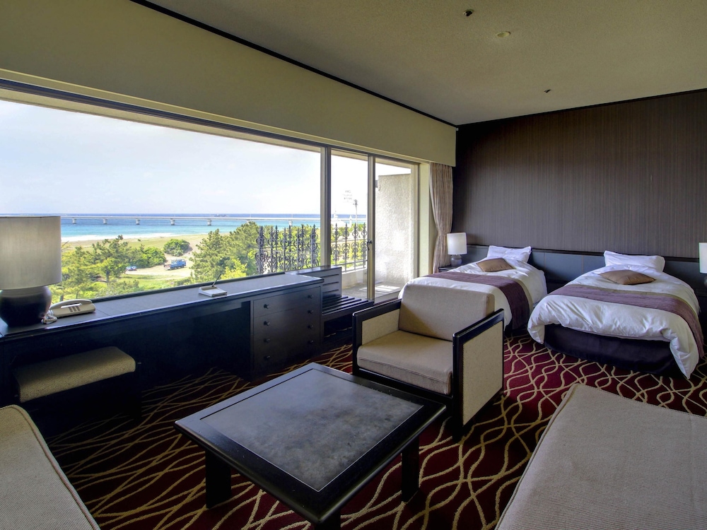 Scenic, Twin Beds, Ocean View, 2 Sofa