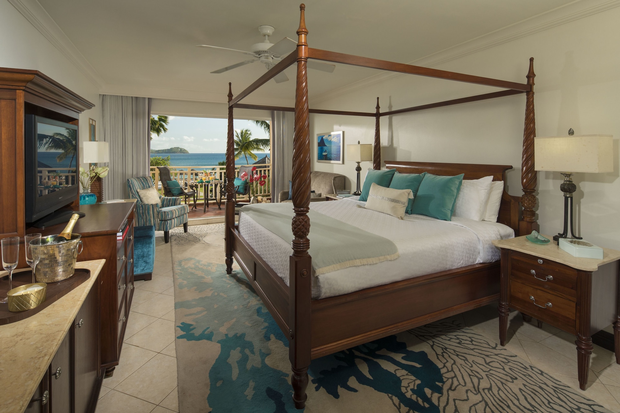 1 Bedroom, Caribbean, Club, King Bed, Beach View, Club Floor