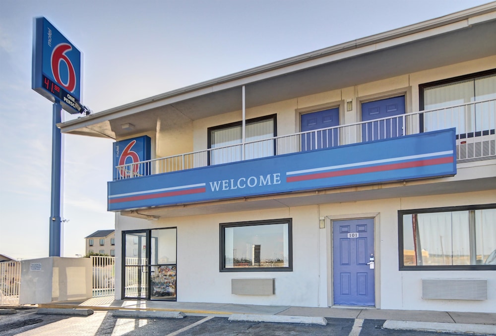 Motel6 Denton, TX - UNT in DENTON - TX
