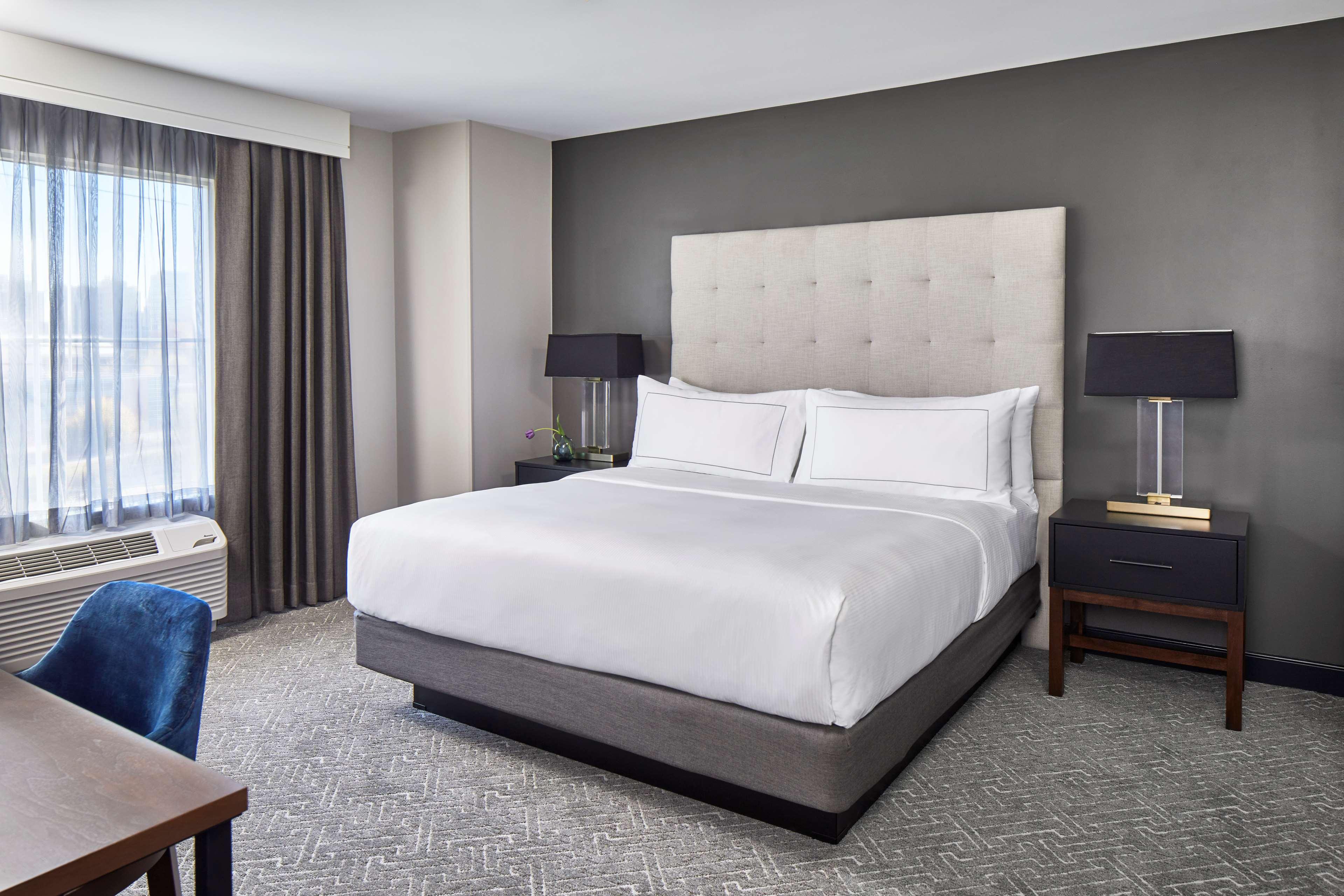 1 BEDROOM, SUITE, KING BED, BALCONY, ACCESSIBLE