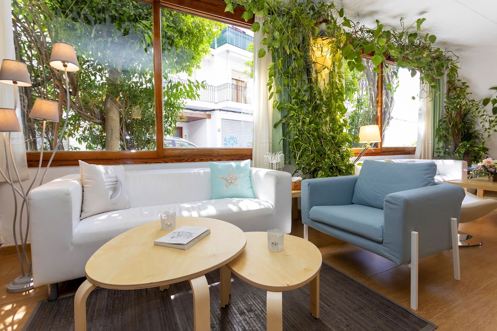 Manolita Hostal 47/71