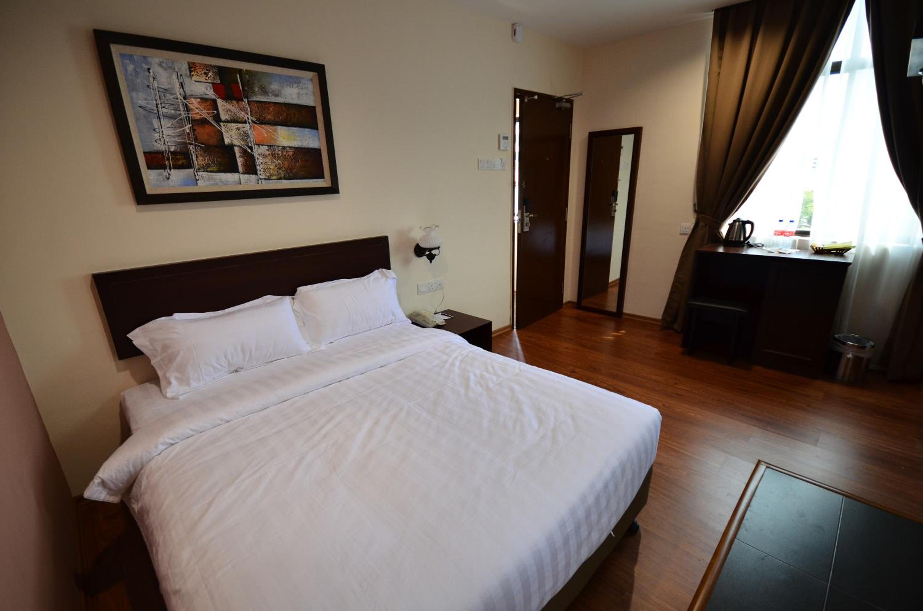 906 Riverside Hotel 10/51