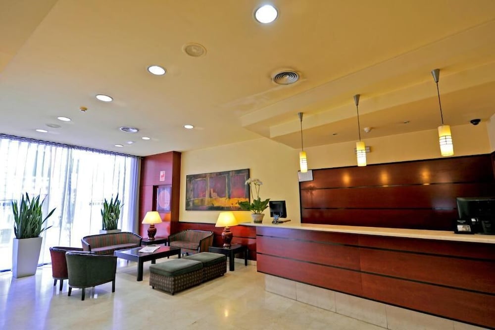 Glories Hotel 13/66