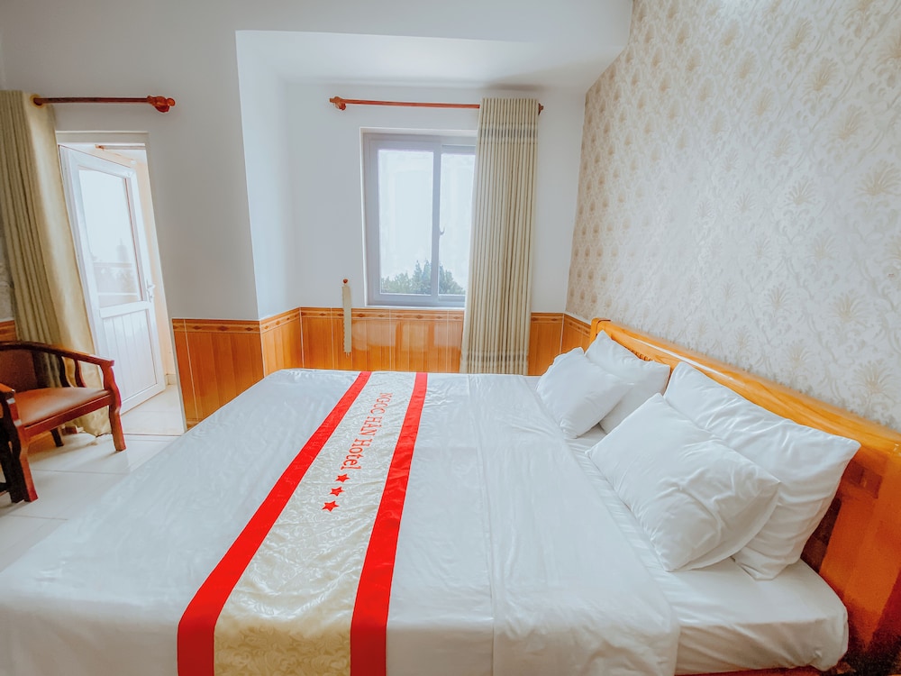 Ngoc Han Hotel 18/67