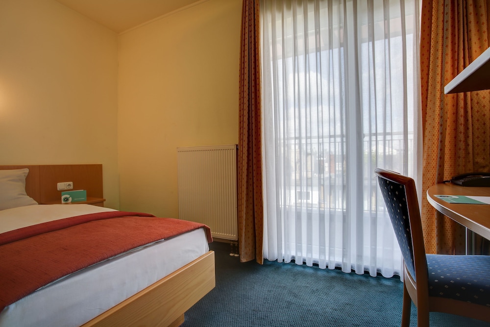 Trip Inn Hotel Conti 7/28