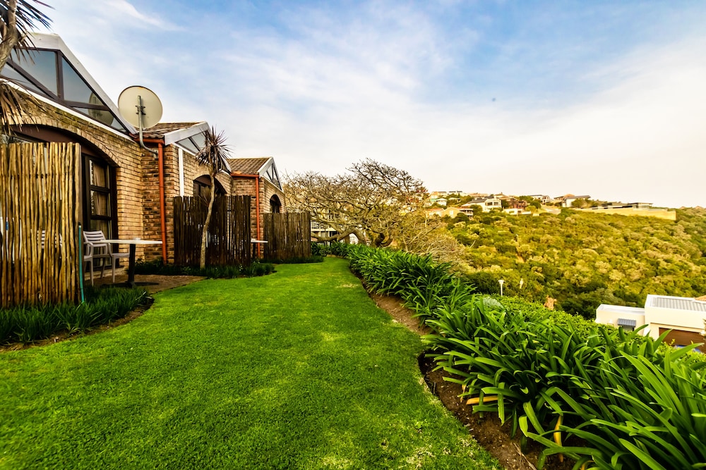 Dutton's Cove Guesthouse 33/50