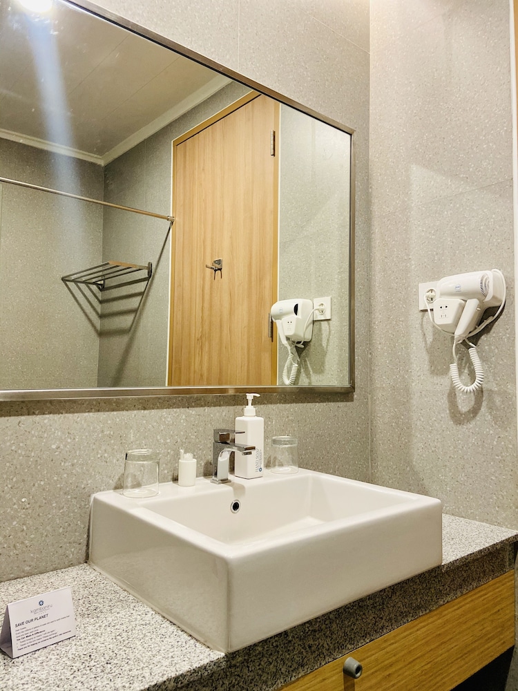 Kambaniru Beach Hotel and Resort 49/49