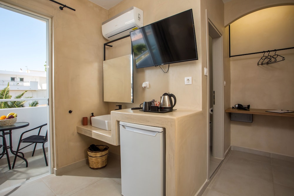Atma Beach Rooms & Suites 26/27