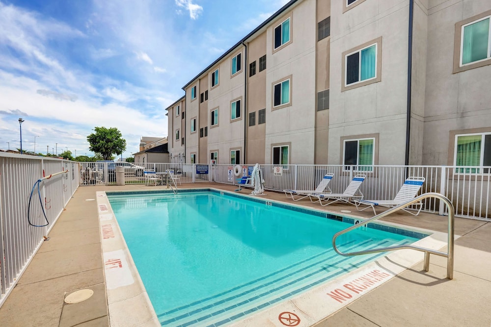Motel6 Weatherford, TX 37/50