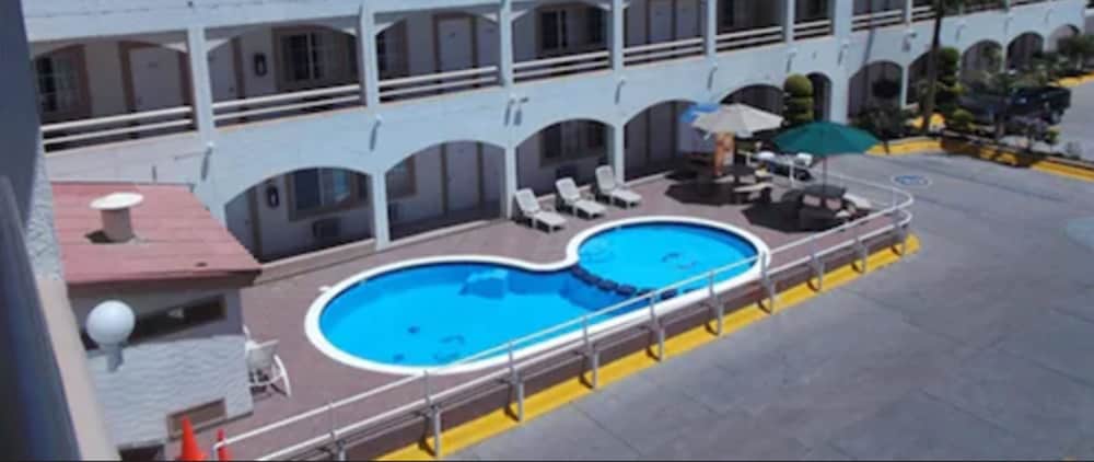 Hotel Pueblito Inn 4/45