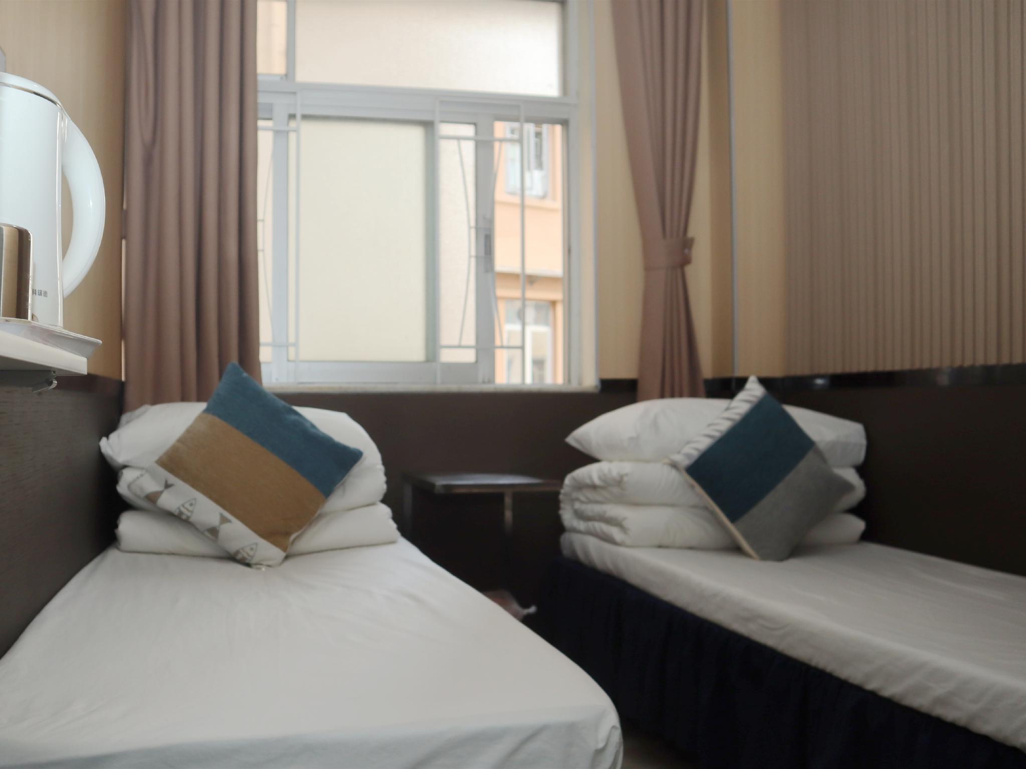 Standard, Twin Beds