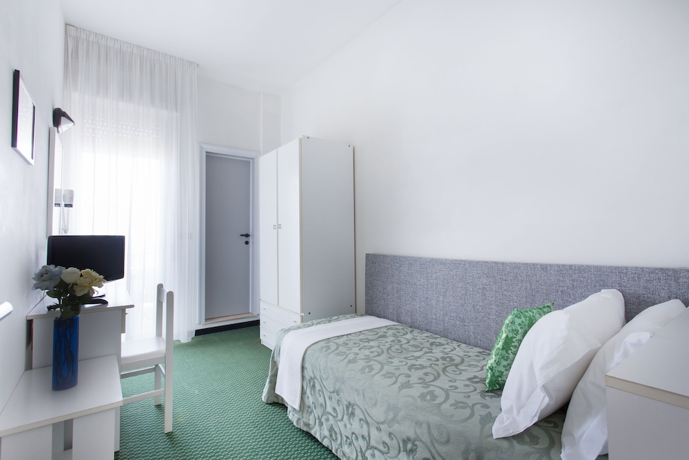 Hotel Gioiello 6/28