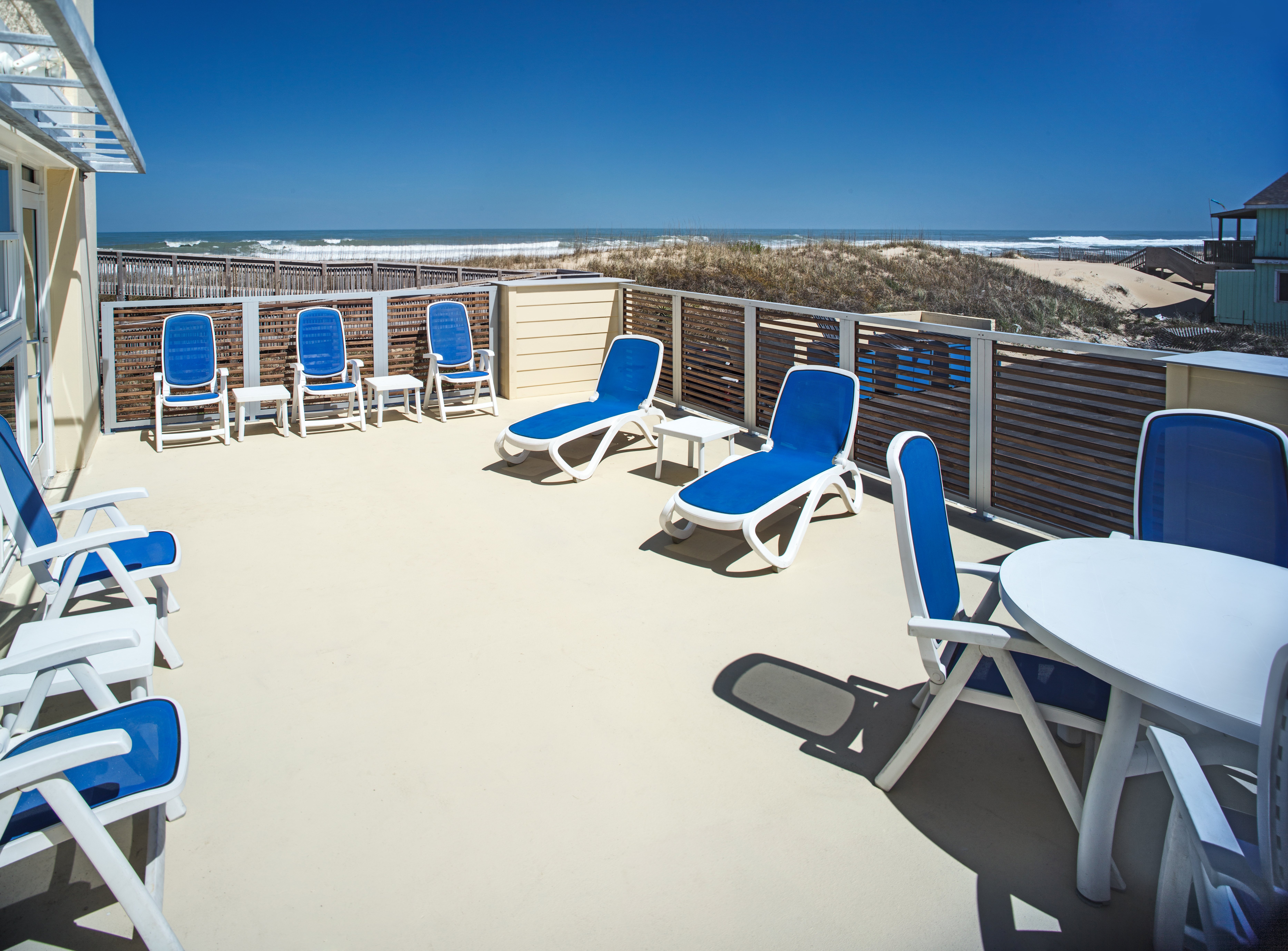 Holiday Inn Express Nags Head Oceanfront 10/62