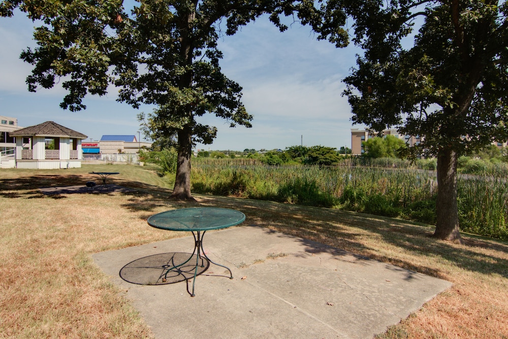 Motel6 Mount Pleasant, TX 42/46