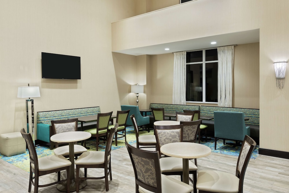 Hampton Inn and Suites by Hilton Clearwater Beach 62/83